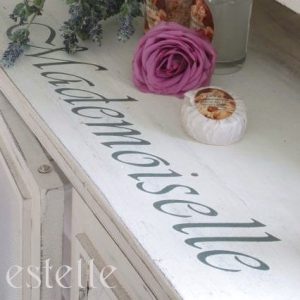 Schablon ‘Mademoiselle’ i fransk lantstil